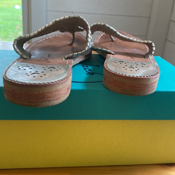 Women’s 8.5 Jack Rogers sandals in silver/platinum - Picture 3 of 7